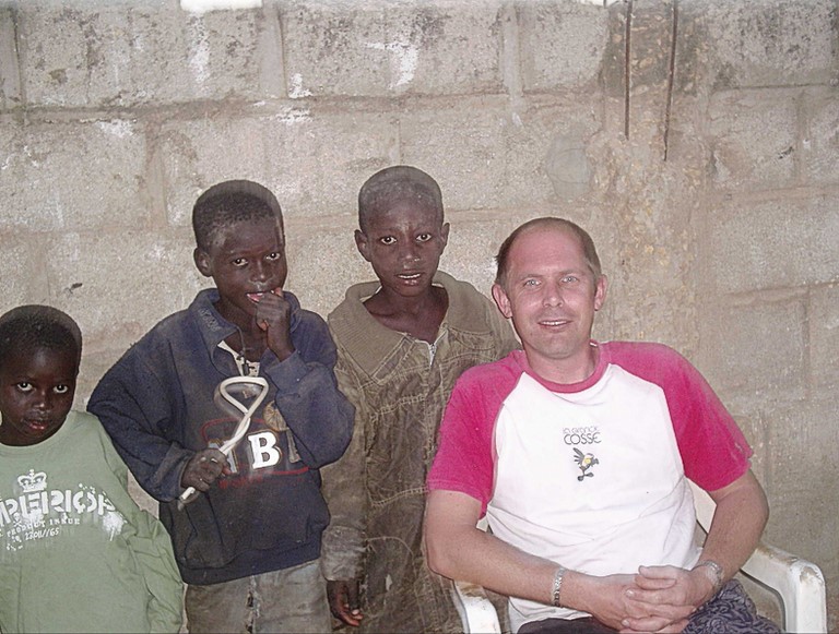 De eerste straatkinderen waarmee Hemmelder in contact kwam, 2005